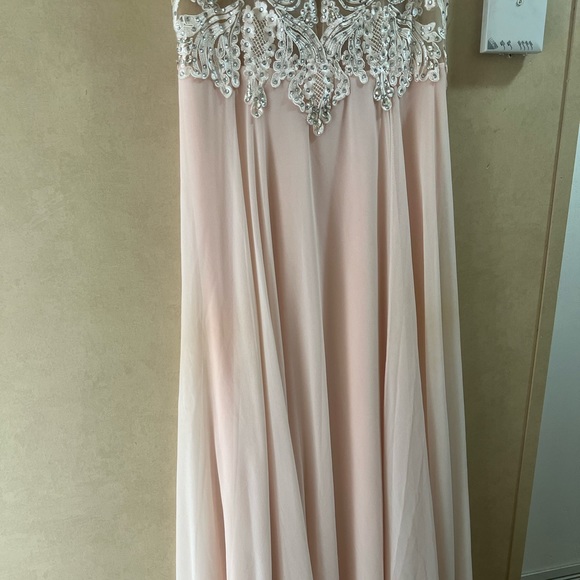 Ellie Wilde Prom Dress. $200 OBO. Size 8. Only worn once. Paid $450 originally. - Picture 2 of 10